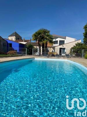 Maison - 223 m² - 6 pièces