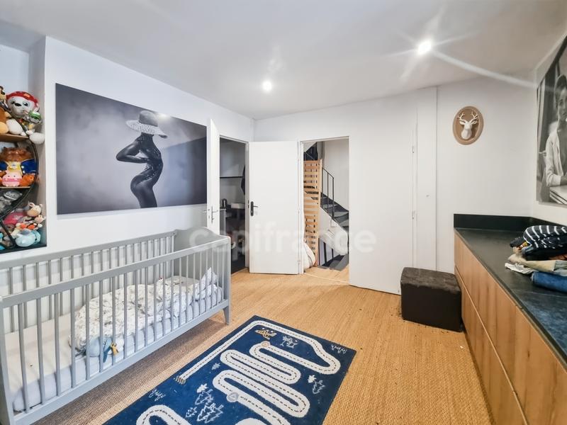 Immeuble - 210 m² - 6 pièces