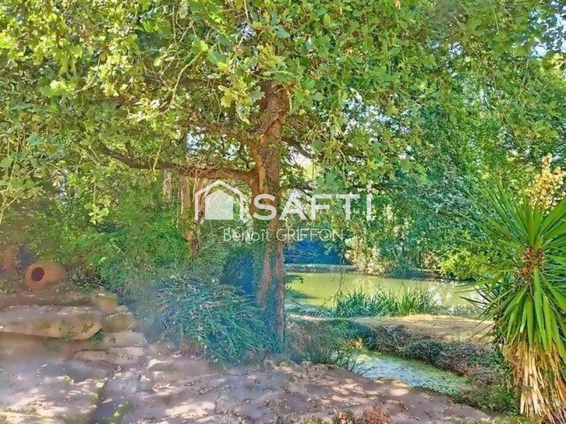 Maison - 204 m² - 7 pièces