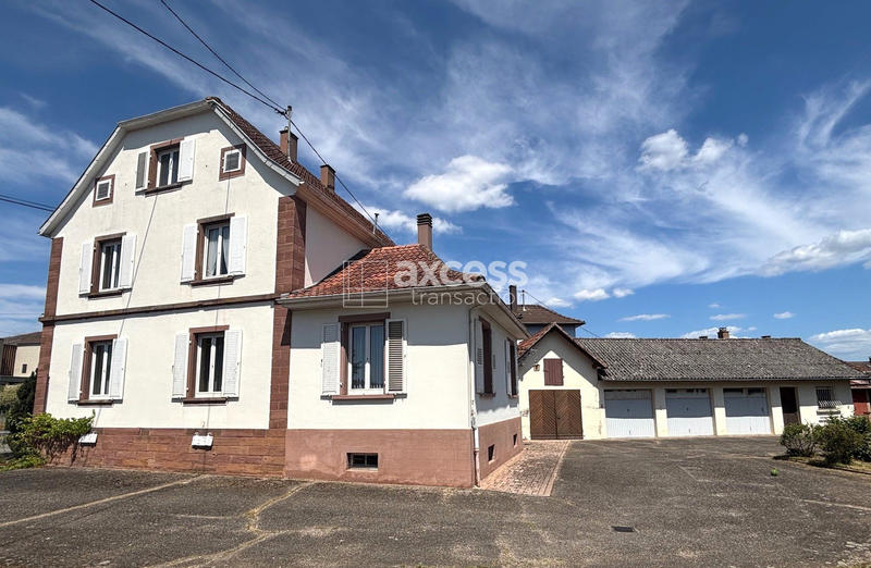 Maison - 234 m² - 10 pièces