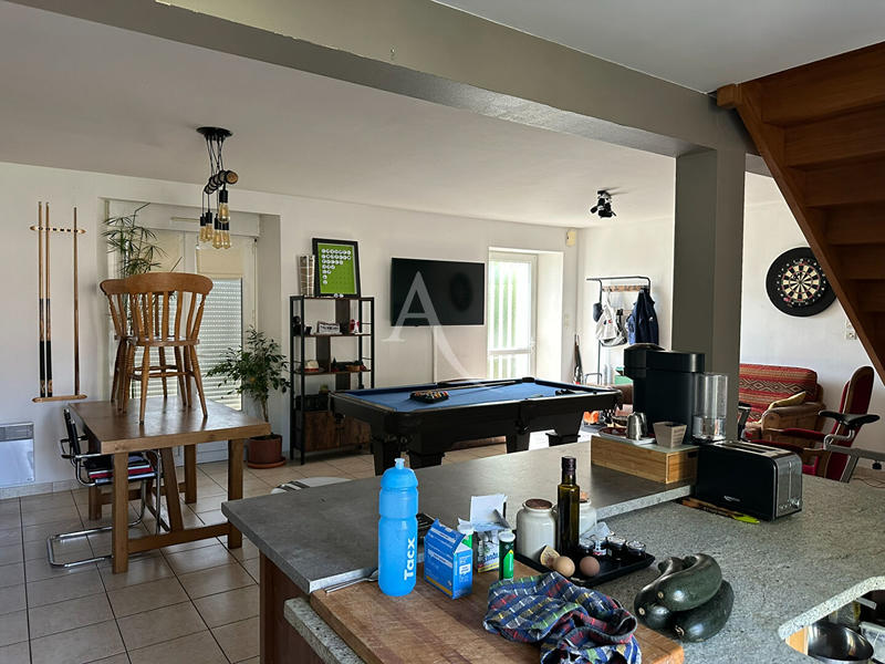 Maison - 257 m² - 12 pièces