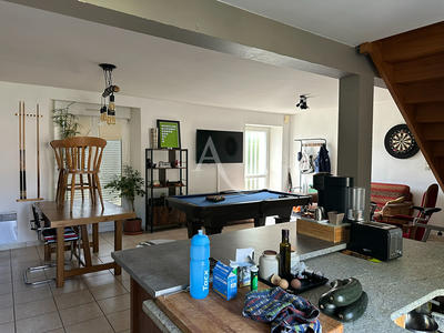 Maison - 257 m² - 12 pièces