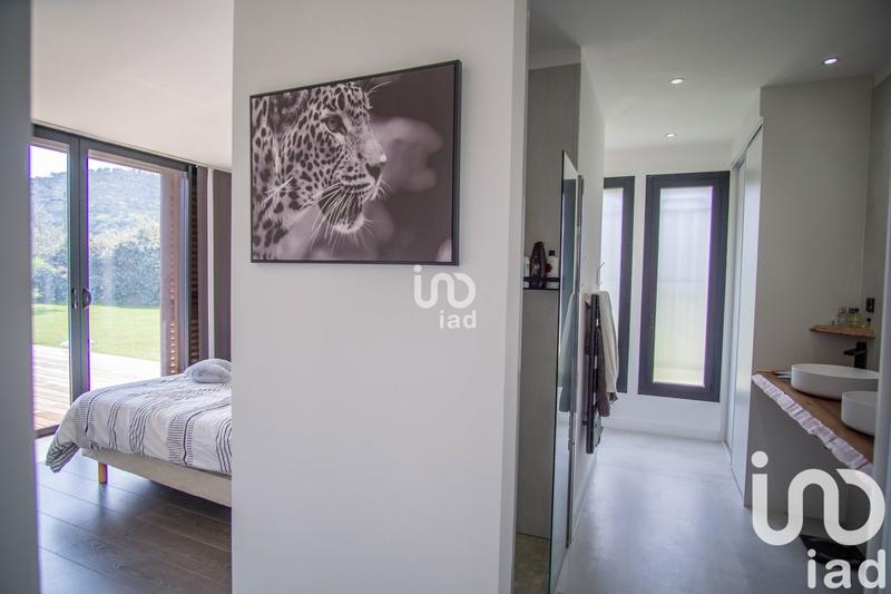 Maison - 213 m² - 5 pièces