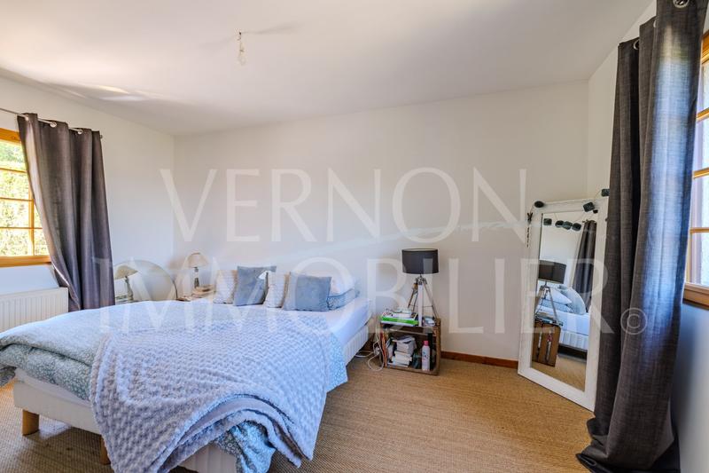 Maison traditionnelle - 137 m² - 6 pièces