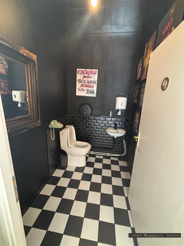 Local commercial - 115 m²