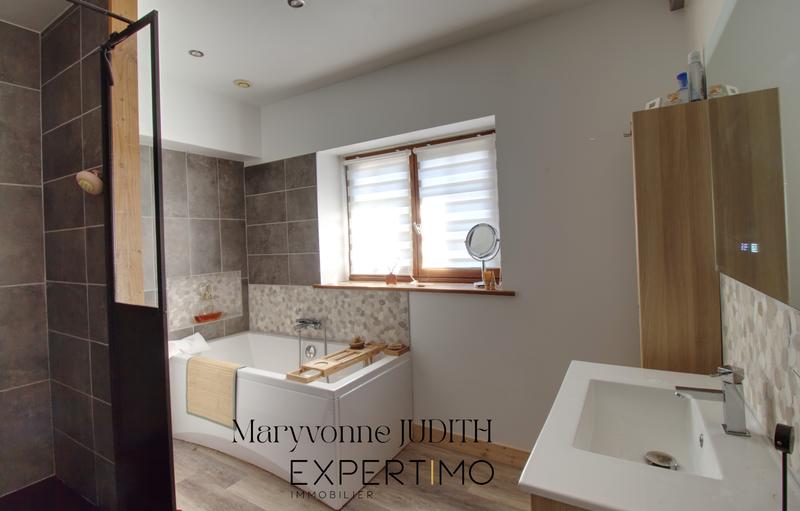 Maison - 170 m² - 6 pièces