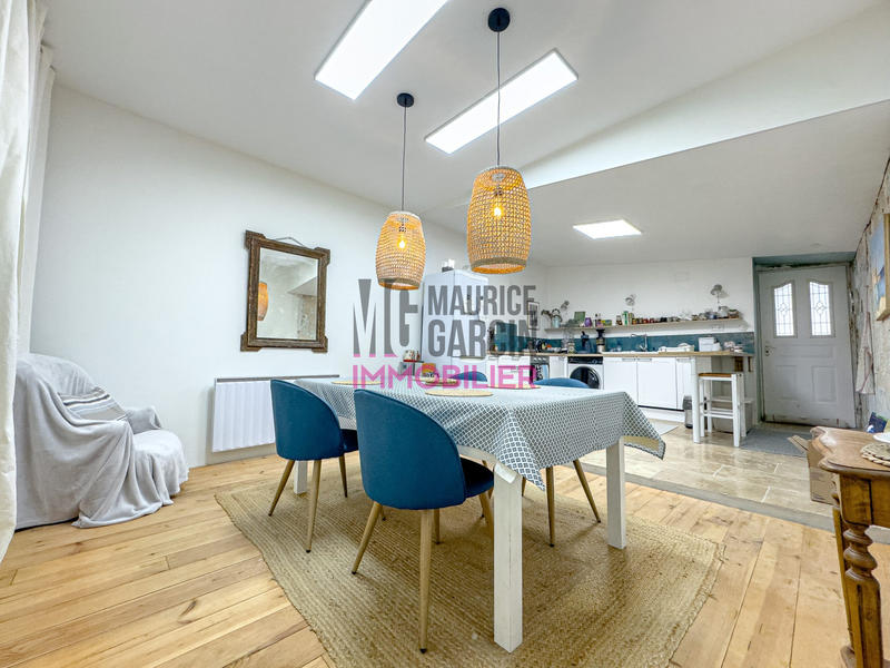 Maison - 240 m² - 7 pièces