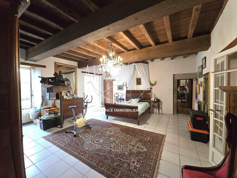 Maison ancienne - 296 m² - 8 pièces