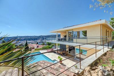 Villa - 193 m² - 6 pièces