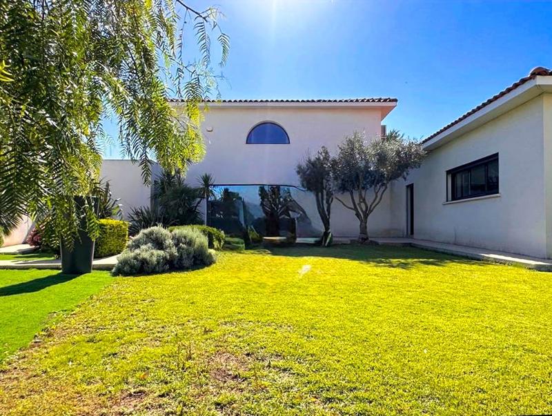 Maison - 200 m² - 5 pièces