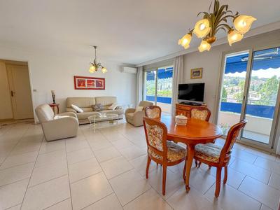 Appartement - 82 m² - 4 pièces