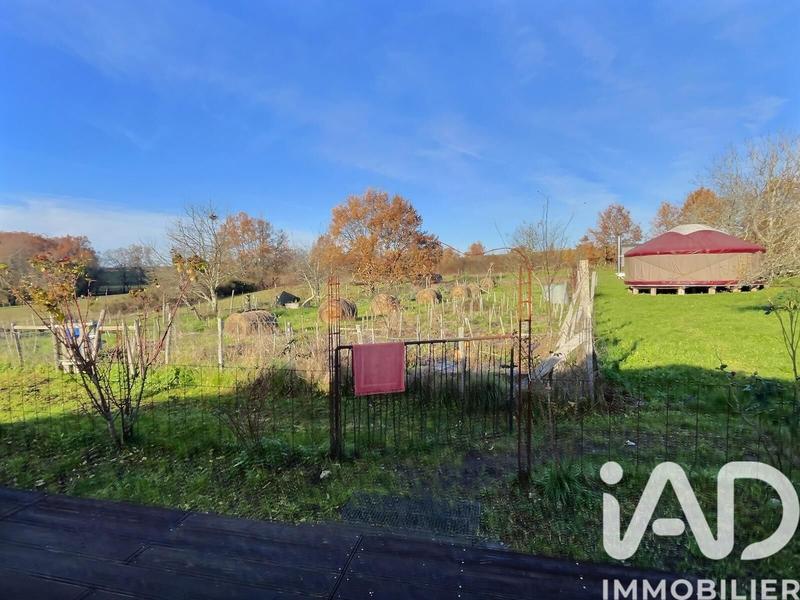 Maison - 299 m² - 15 pièces