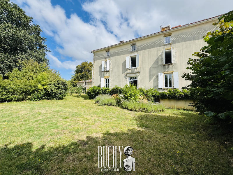 Maison - 482 m² - 11 pièces