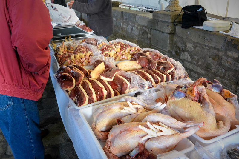 Marchés traditionnels au gras et aux truffes