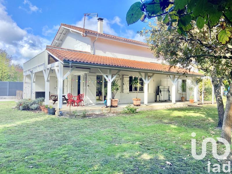 Maison - 215 m² - 7 pièces