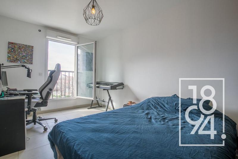 Appartement - 80 m² - 4 pièces