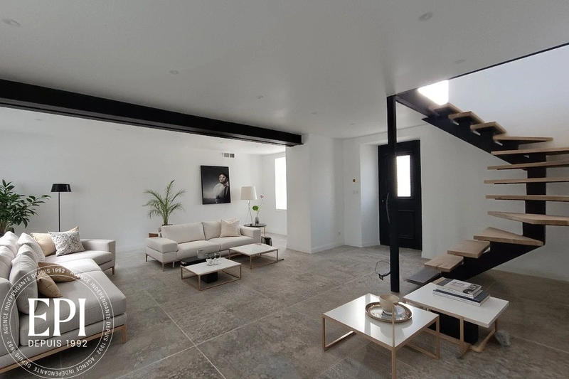 Propriété - 450 m² - 10 pièces