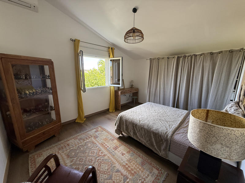 Maison - 350 m² - 9 pièces