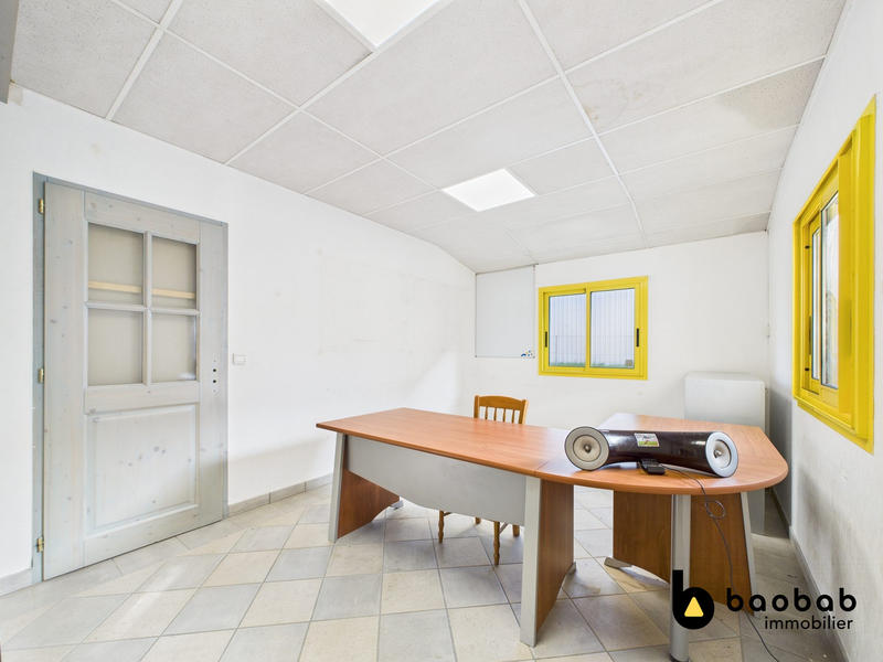 Local d'activités - 345 m² - 4 pièces