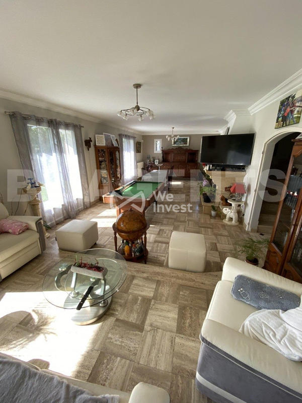 Maison - 203 m² - 7 pièces