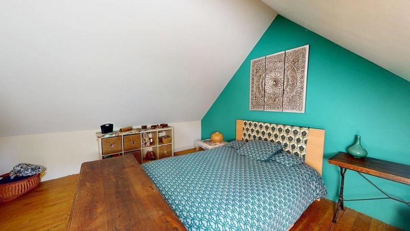 Propriété - 240 m² - 8 pièces