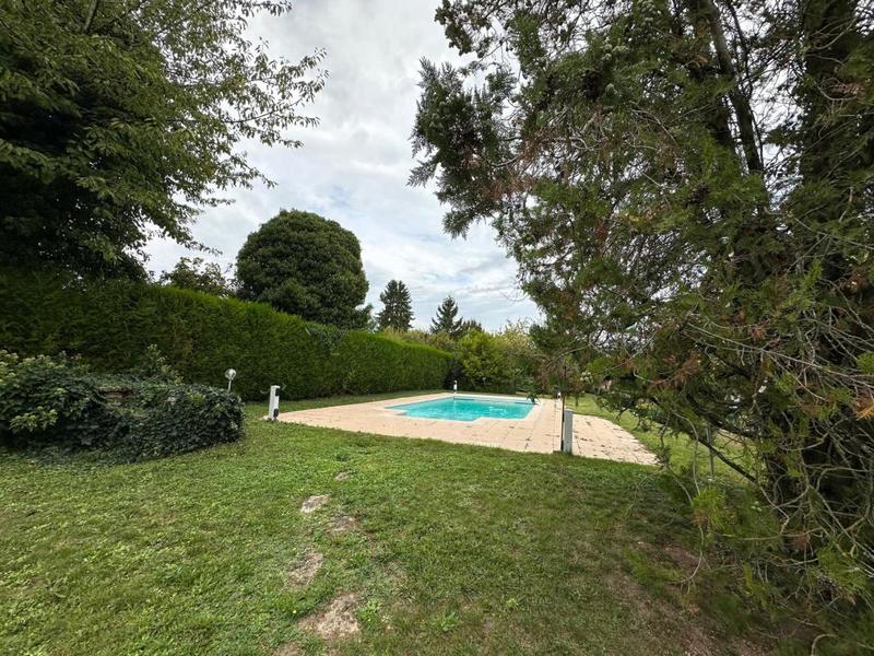 Maison - 199 m² - 7 pièces