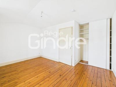 Appartement - 64 m² - 2 pièces