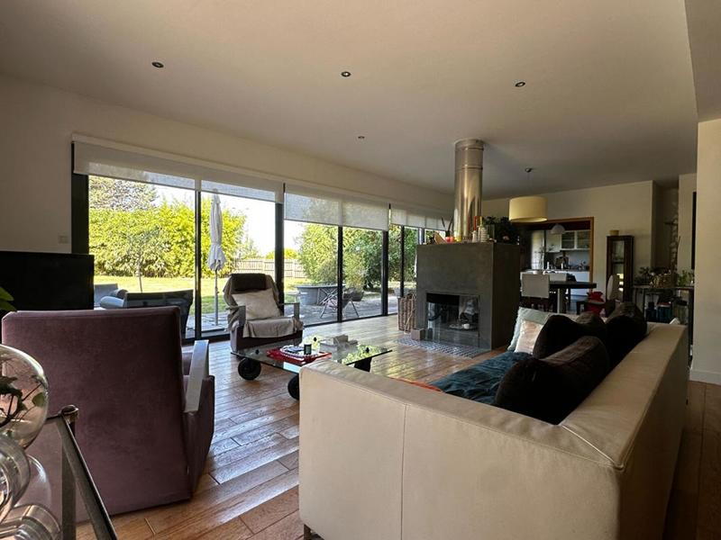 Maison - 210 m² - 6 pièces