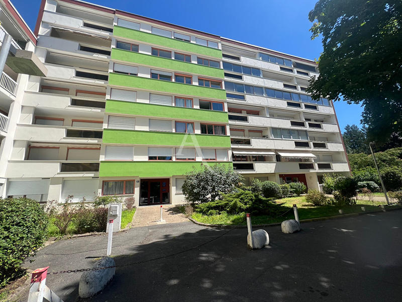 Appartement - 100 m² - 5 pièces