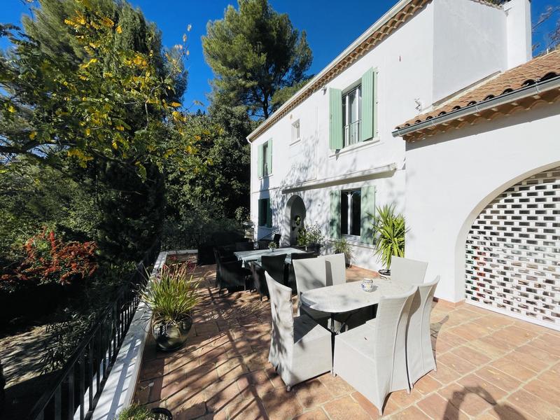 Maison - 196 m² - 5 pièces