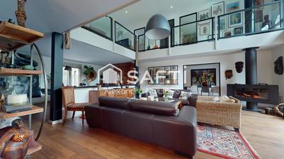 Maison - 330 m² - 7 pièces