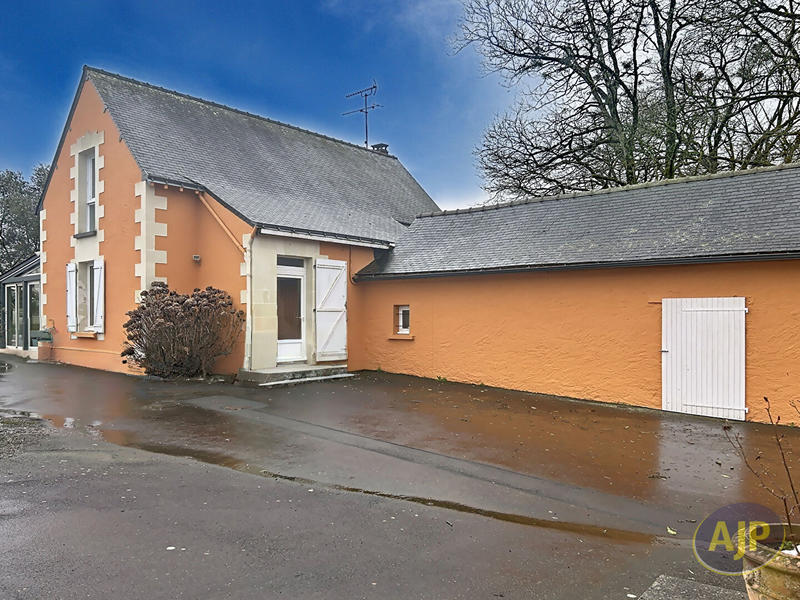 Maison - 220 m² - 7 pièces