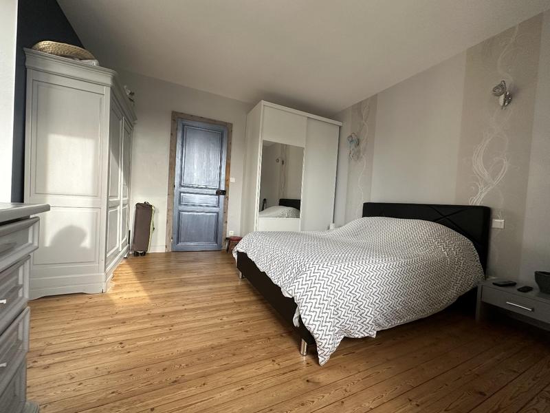 Maison - 186 m² - 7 pièces