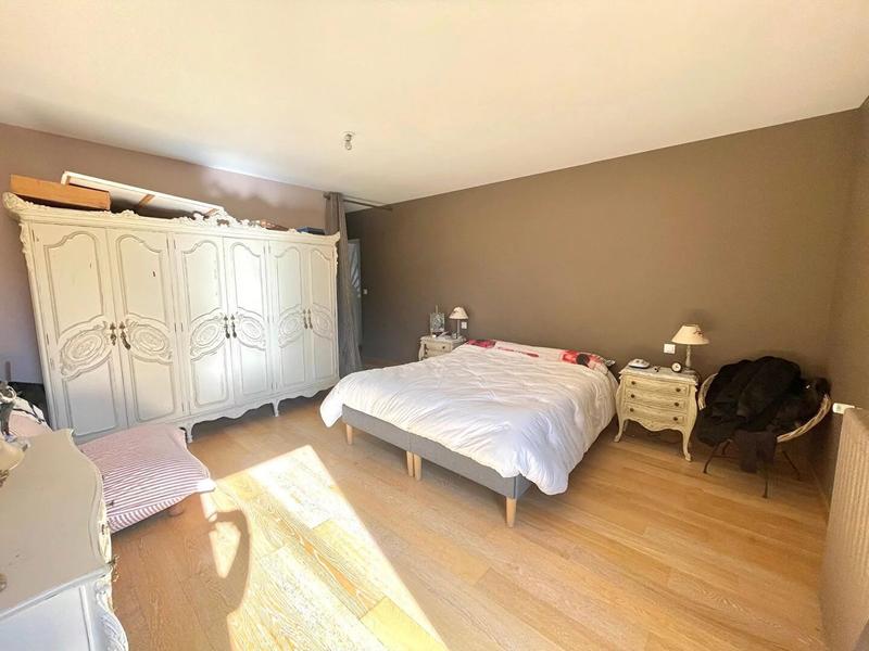 Maison - 214 m² - 5 pièces