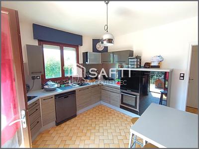Maison - 161 m² - 8 pièces