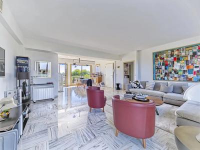 Appartement - 138 m² - 4 pièces