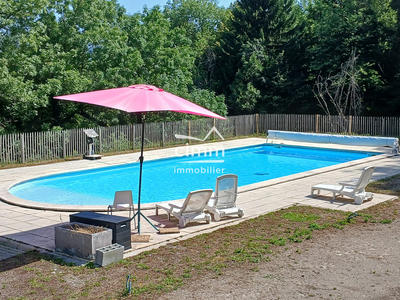 Maison - 240 m² - 4 pièces