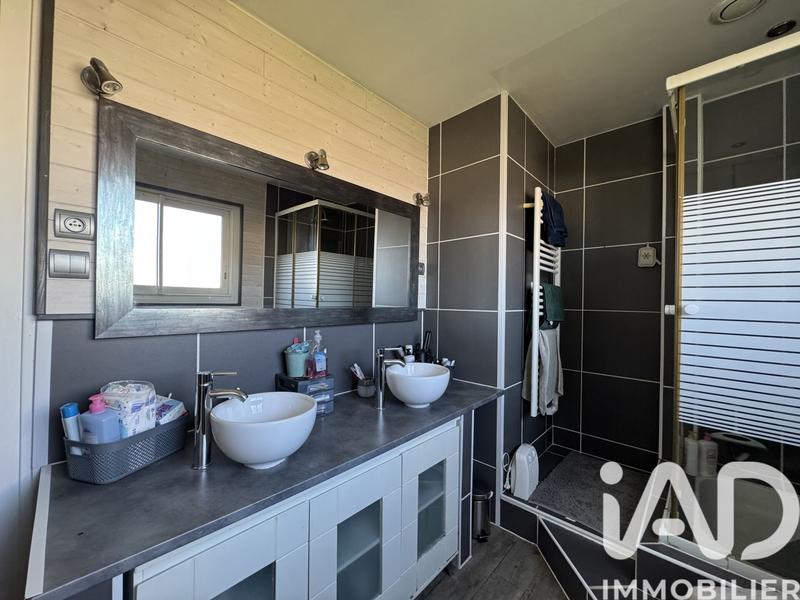 Maison - 95 m² - 5 pièces