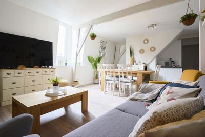 Appartement - 100 m² - 6 pièces