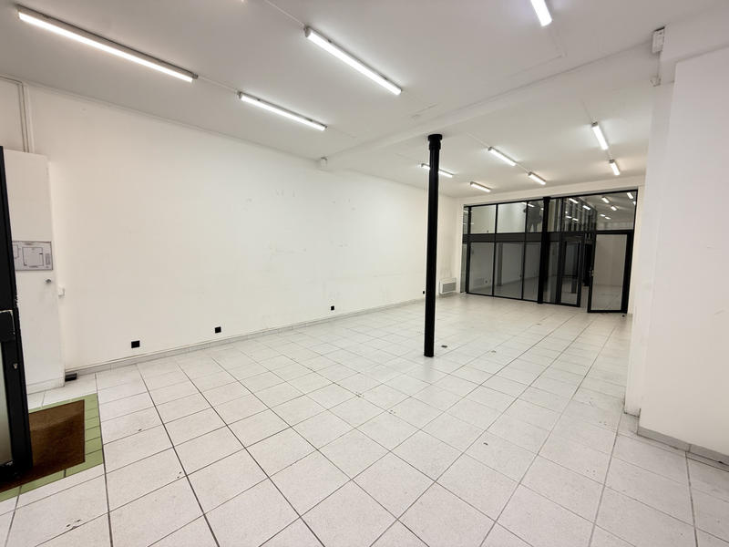Magasins - 120 m²