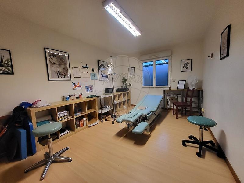 Local commercial - 193 m² - 13 pièces