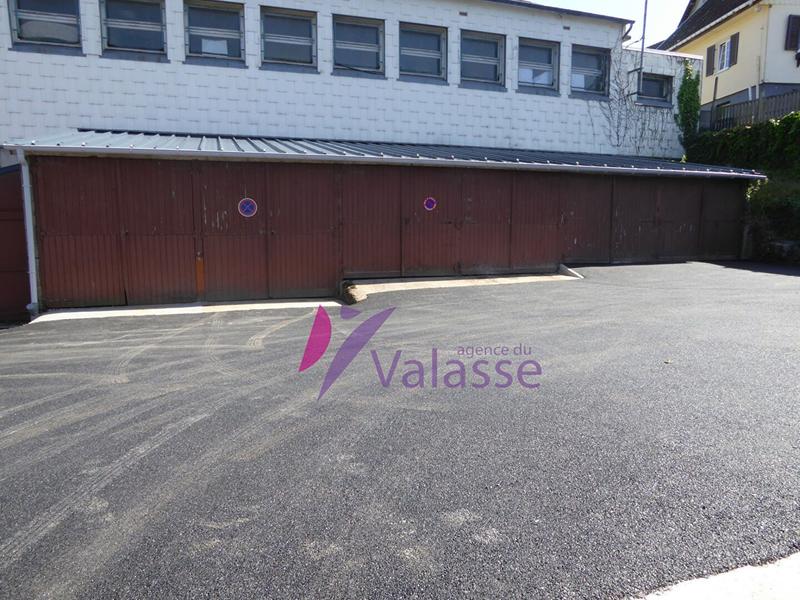 Parking / Garage - 230 m²