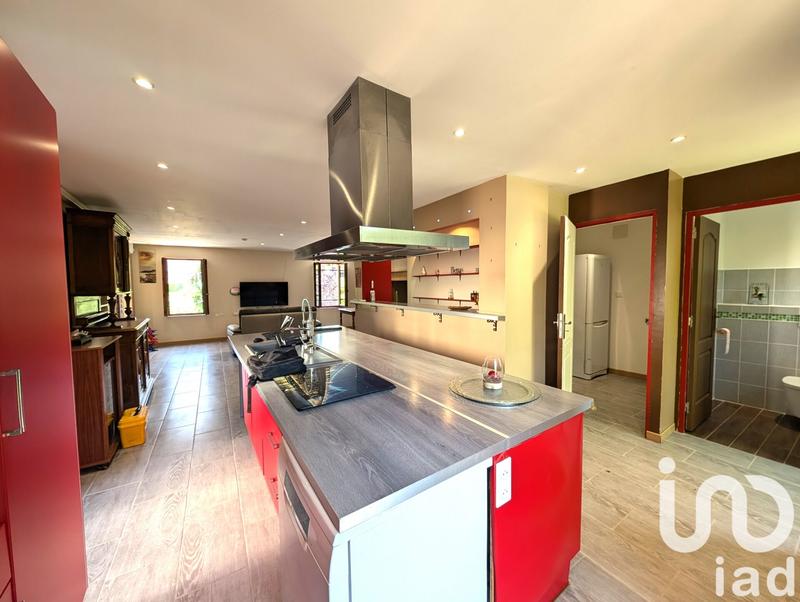 Maison - 180 m² - 6 pièces