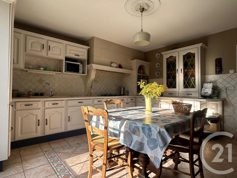 Maison - 182 m² - 8 pièces