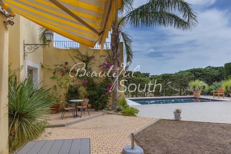 Maison - 253 m² - 7 pièces