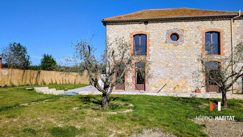 Maison - 210 m² - 6 pièces