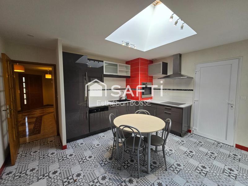 Maison - 162 m² - 7 pièces