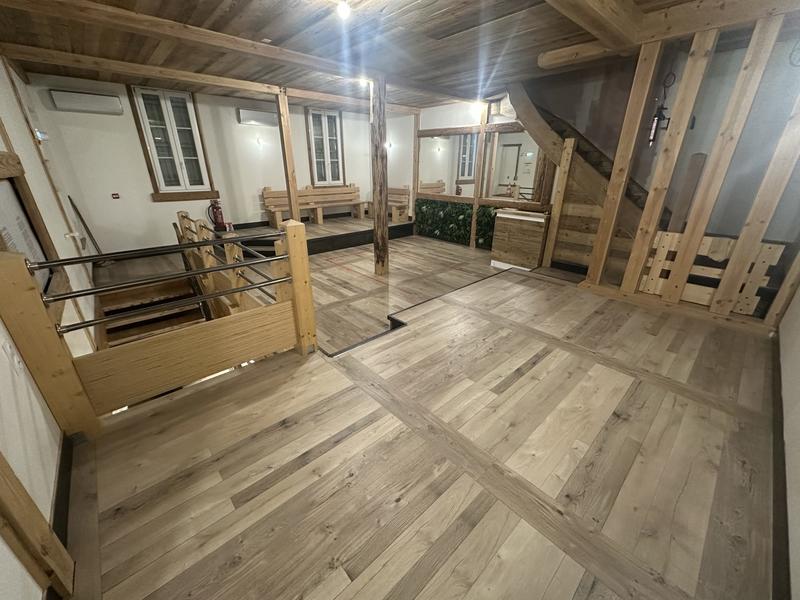 Local d'activités - 164 m²