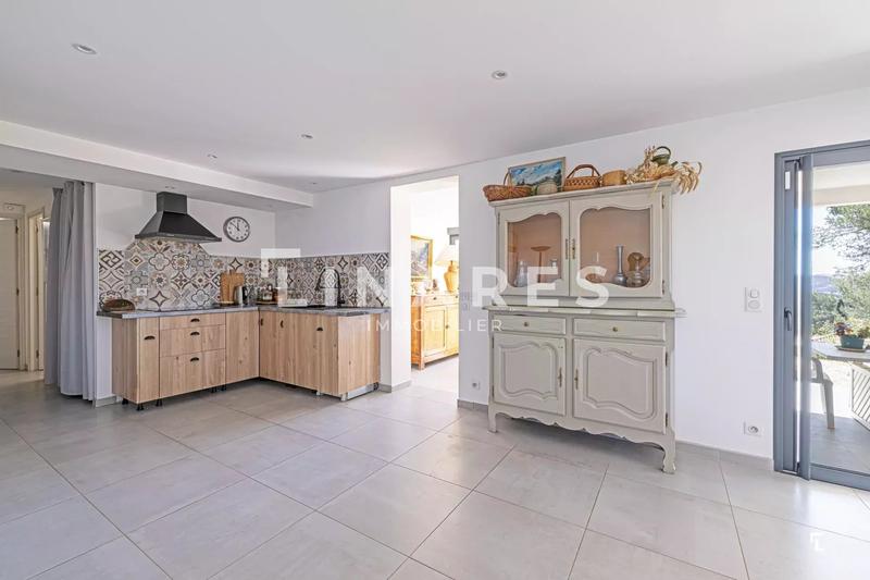 Maison - 215 m² - 6 pièces