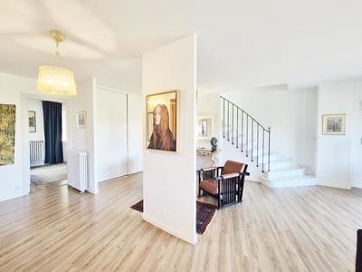 Duplex - 225 m² - 5 pièces